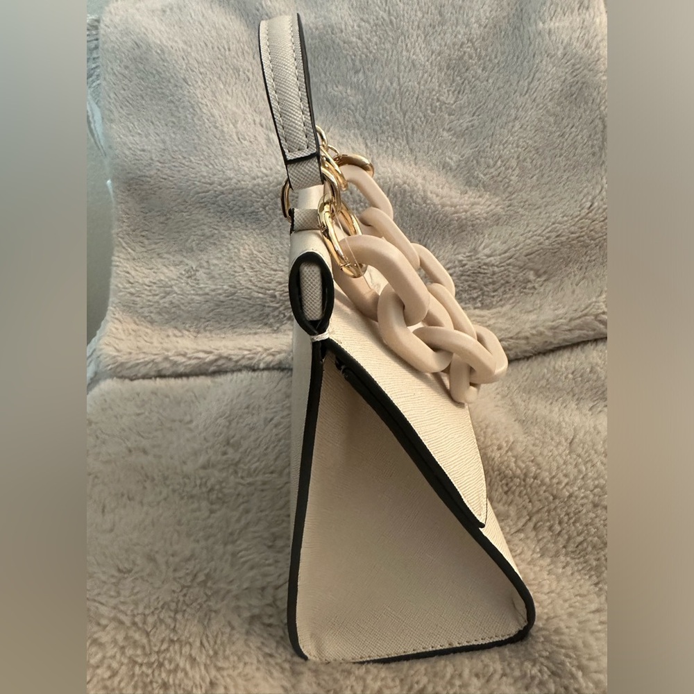 ALDO ERERRABAENN Beige Cream Crossbody bag with Top Handle & Acrylic Link Chain - Picture 9 of 12